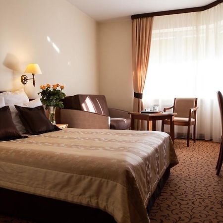 Hotel Panorama Ostrowiec Świętokrzyski Exteriör bild