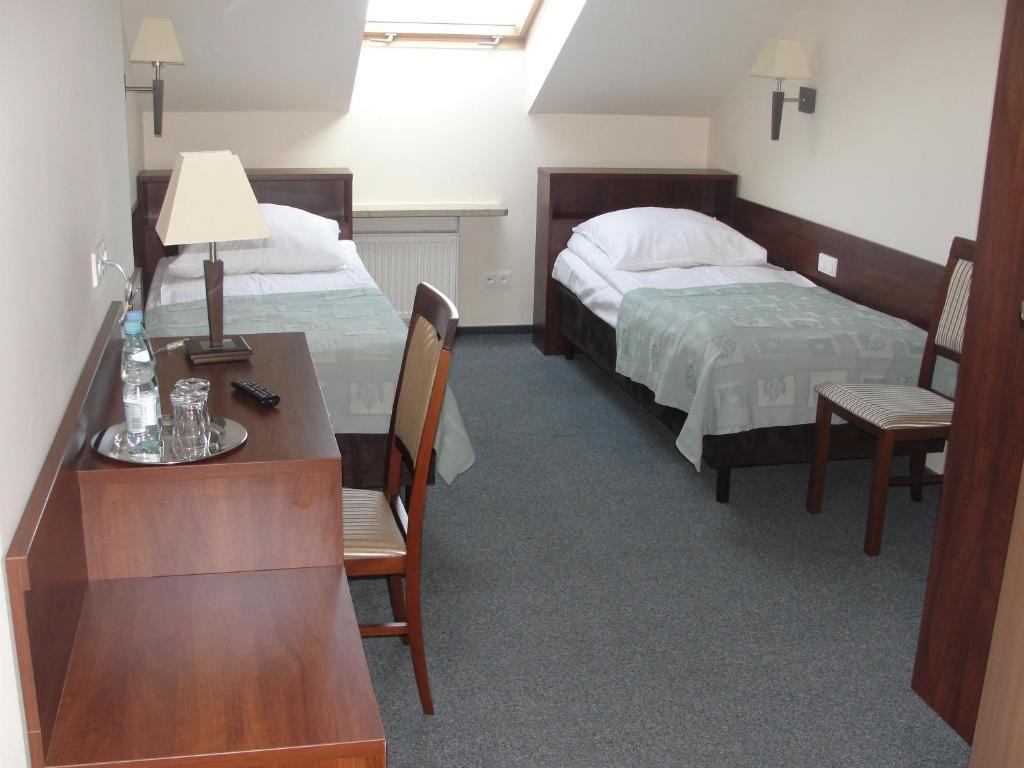 Hotel Panorama Ostrowiec Świętokrzyski Rum bild