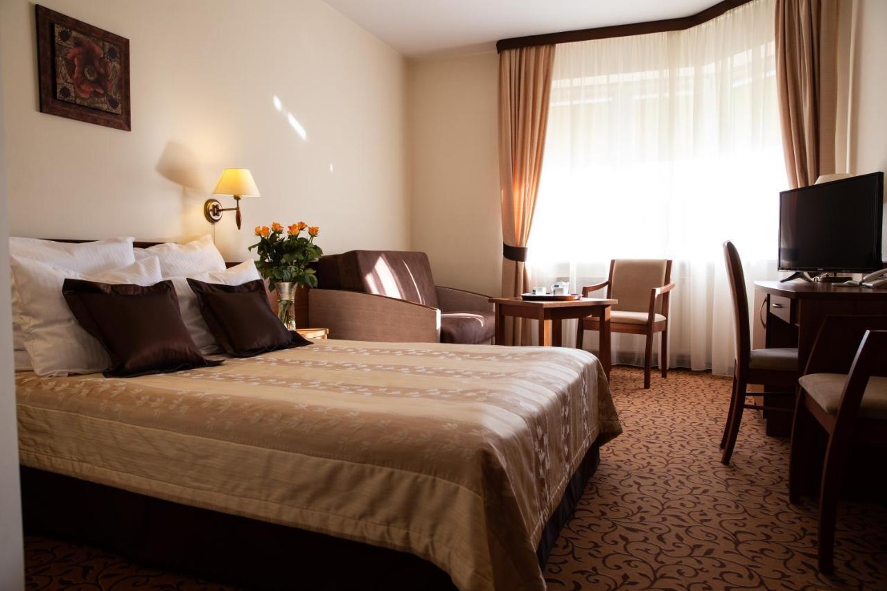 Hotel Panorama Ostrowiec Świętokrzyski Exteriör bild
